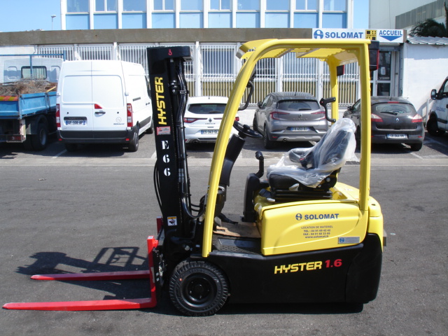 CHARIOT ELEVATEUR HYSTER